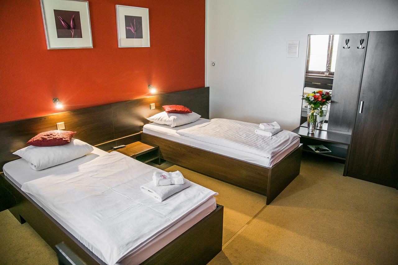 Hotel Best Ostrava Bagian luar foto