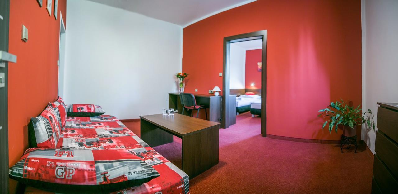 Hotel Best Ostrava Bagian luar foto